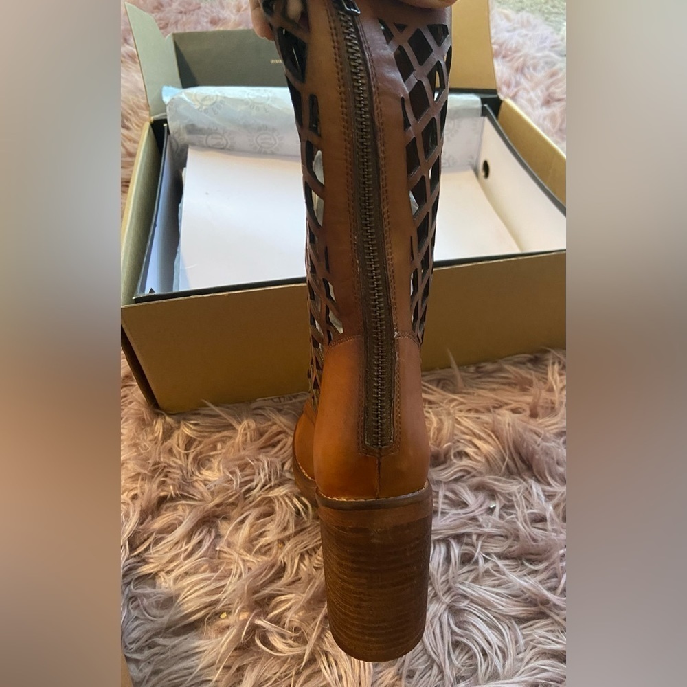 Vintage Foundry Co. Women's Normandy Boot New in Box - Picture 5 of 11
